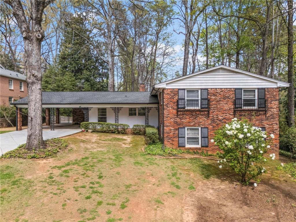 274 Land O Lakes Court NE