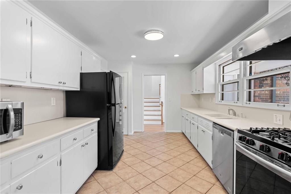 274 Land O Lakes Court NE