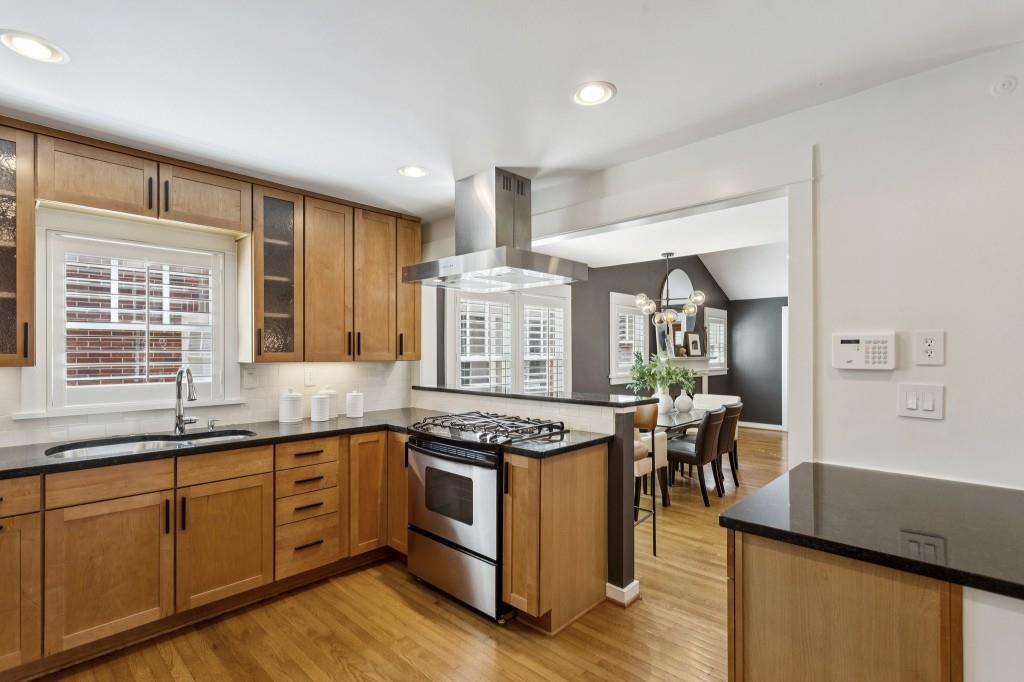 832 Amsterdam Avenue