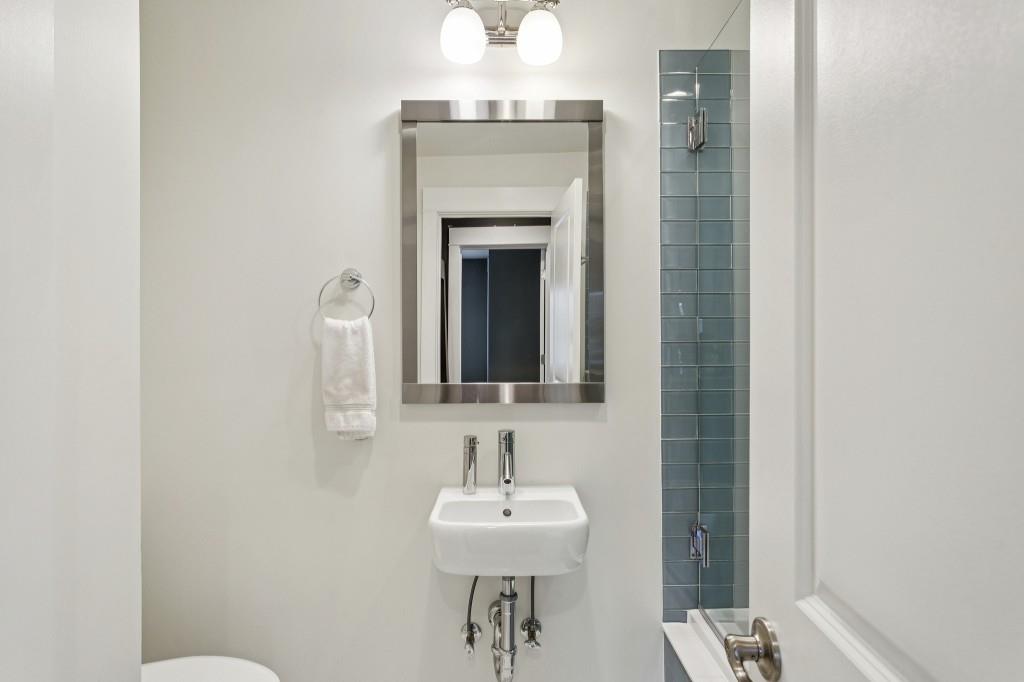 832 Amsterdam Avenue