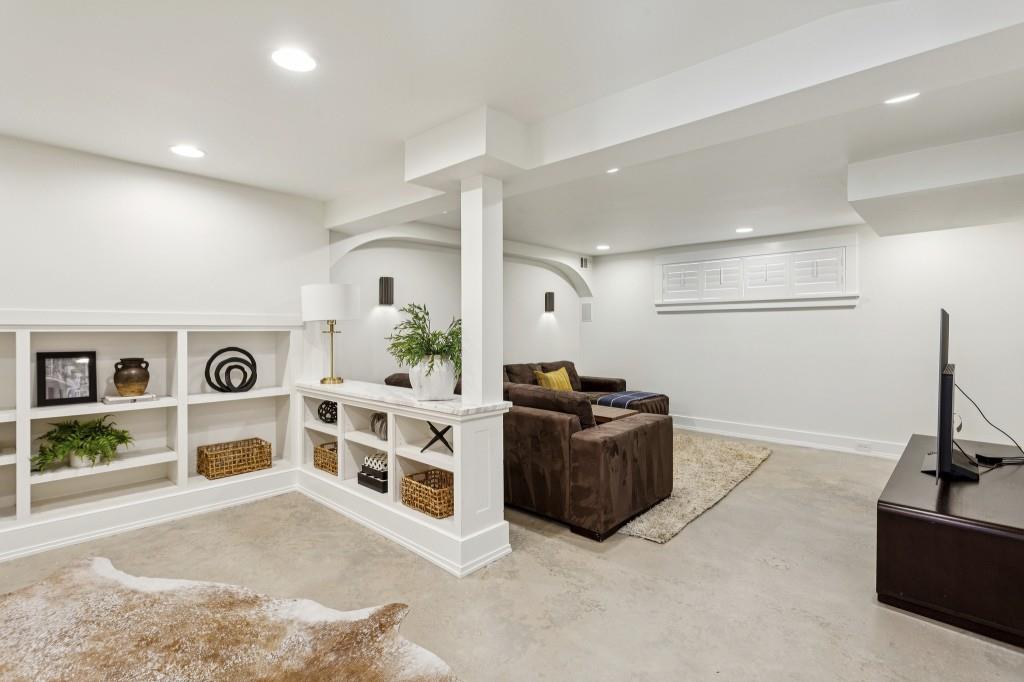 832 Amsterdam Avenue