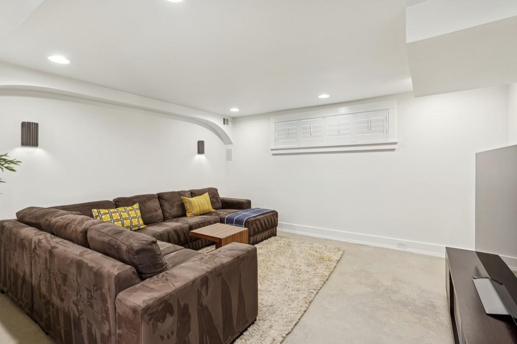 832 Amsterdam Avenue