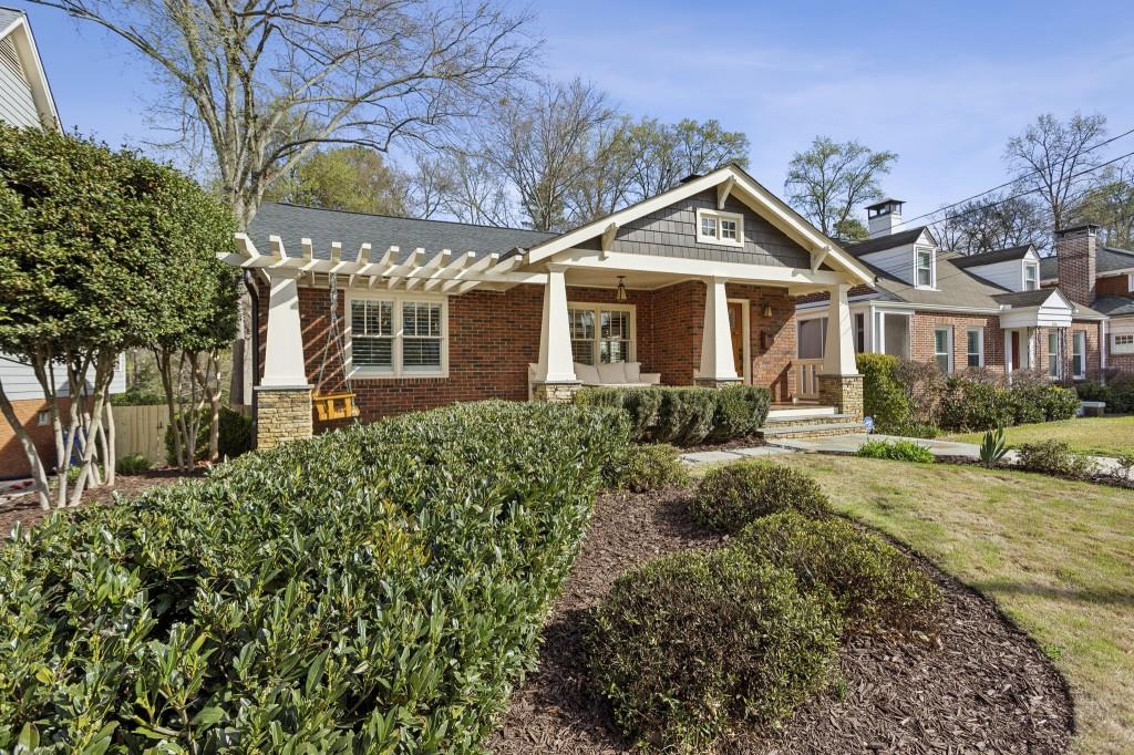 832 Amsterdam Avenue