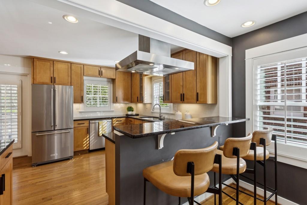 832 Amsterdam Avenue