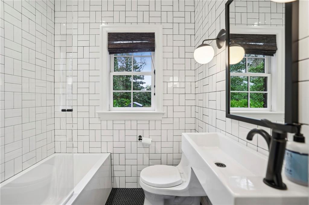 3195 Habersham Road NW