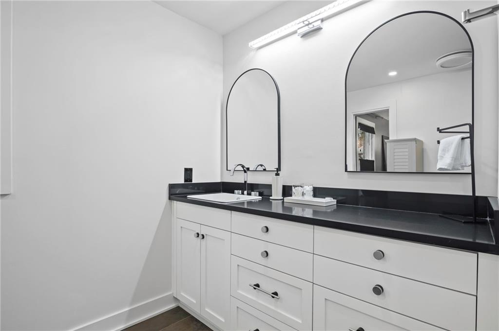 1857 Lochlomand Lane SE