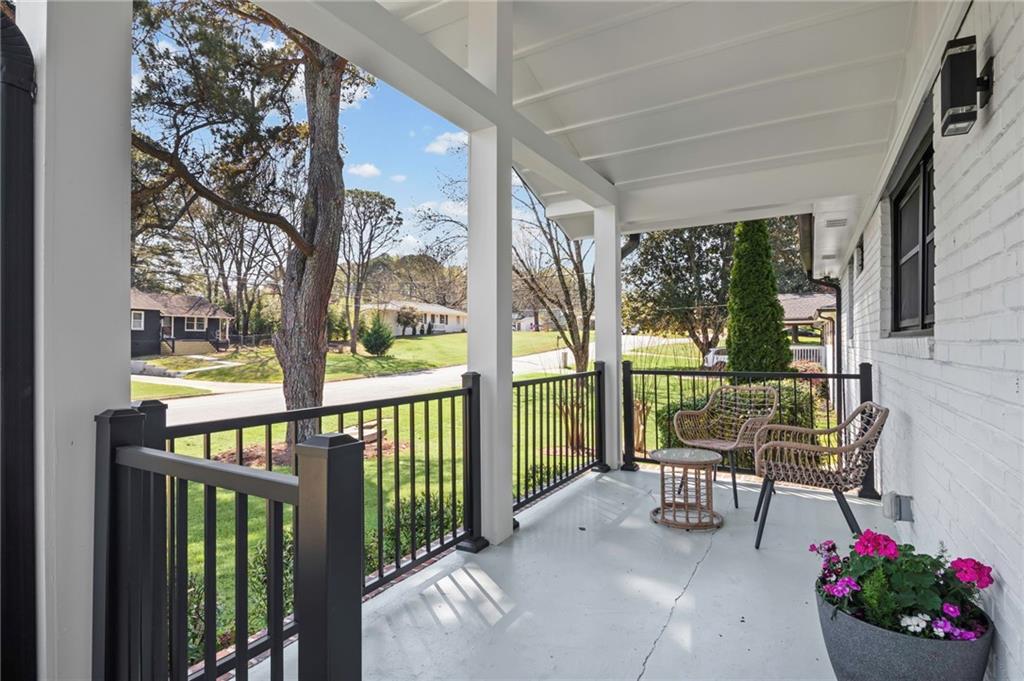 1857 Lochlomand Lane SE