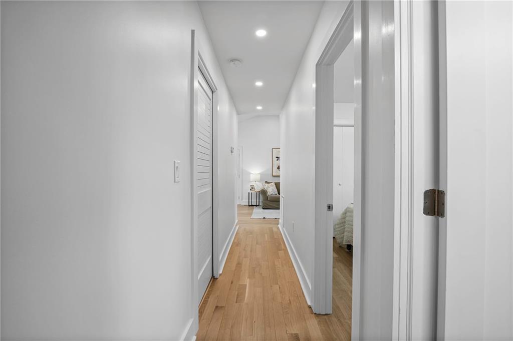 1857 Lochlomand Lane SE