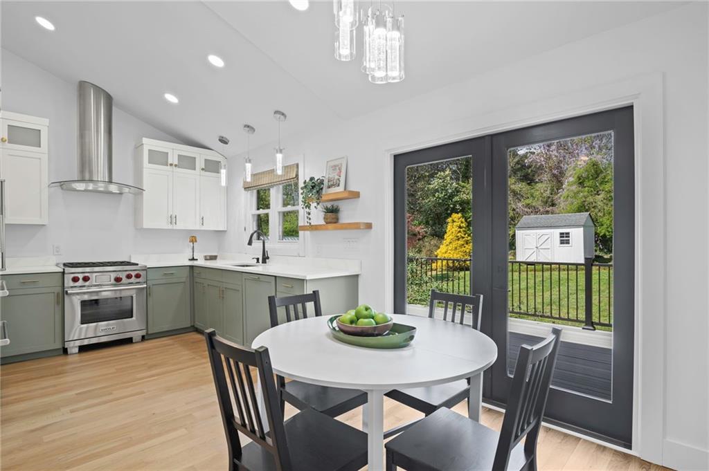 1857 Lochlomand Lane SE