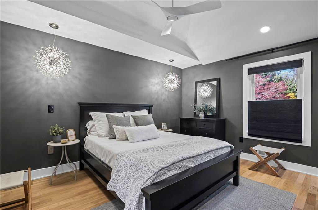 1857 Lochlomand Lane SE