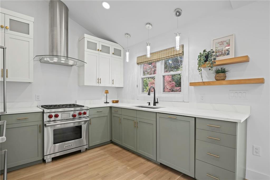 1857 Lochlomand Lane SE