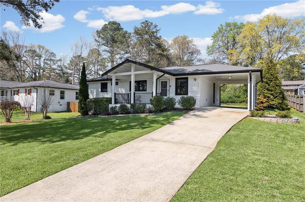 1857 Lochlomand Lane SE