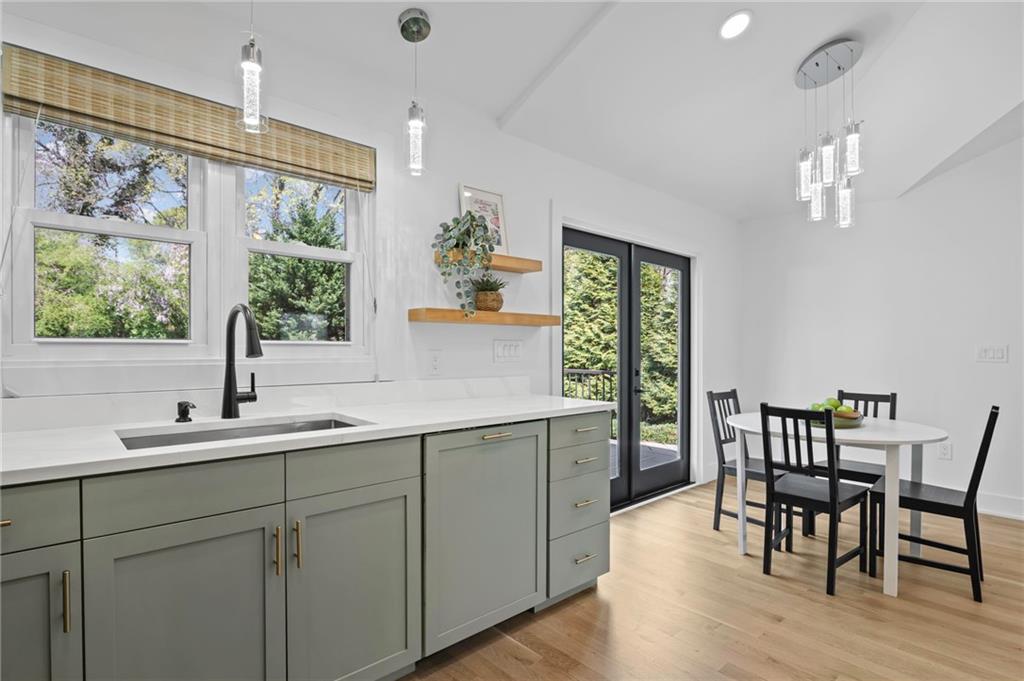 1857 Lochlomand Lane SE