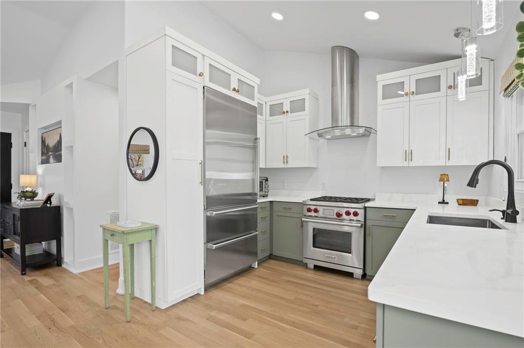 1857 Lochlomand Lane SE