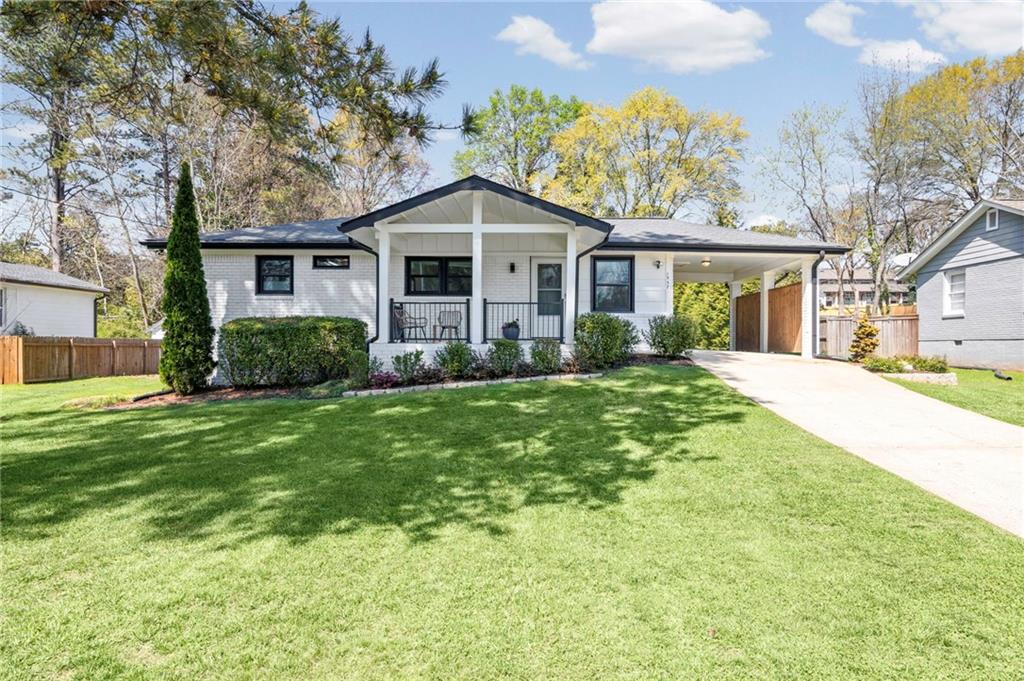 1857 Lochlomand Lane SE