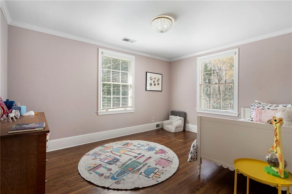 1129 E Beechwood Drive NW