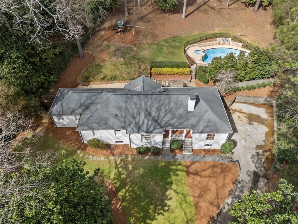 1129 E Beechwood Drive NW