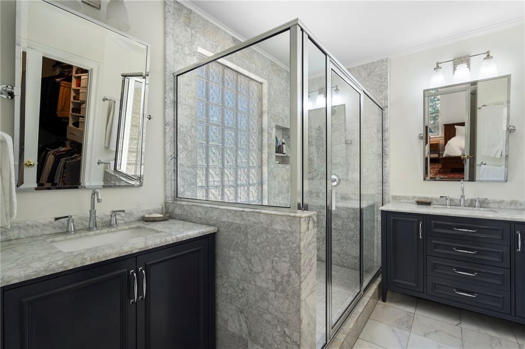 1129 E Beechwood Drive NW