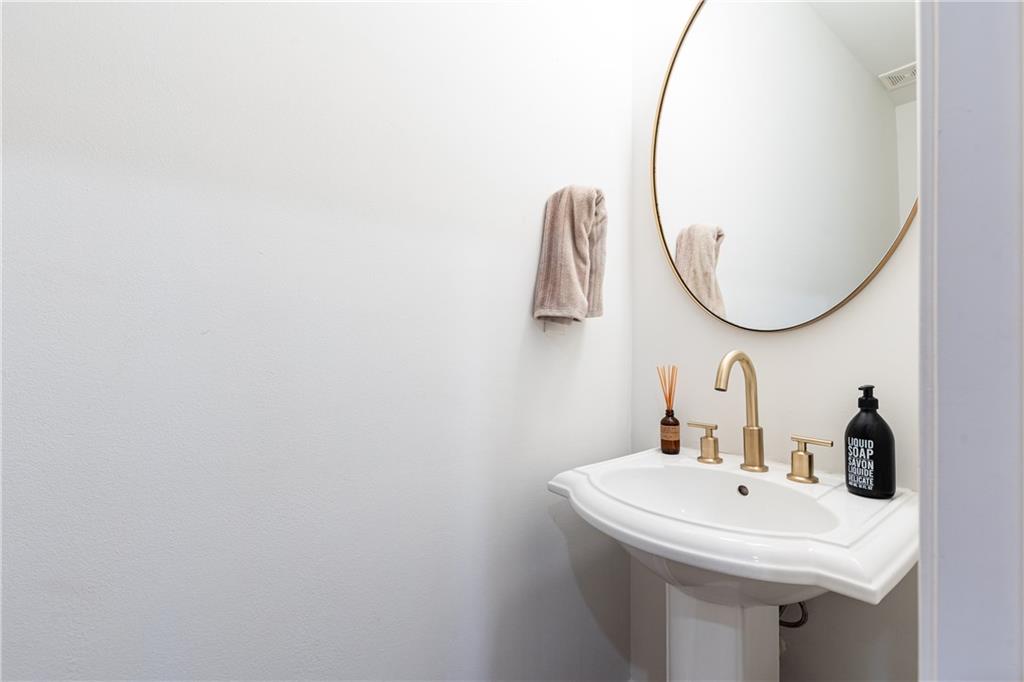 2222 Spink Street NW