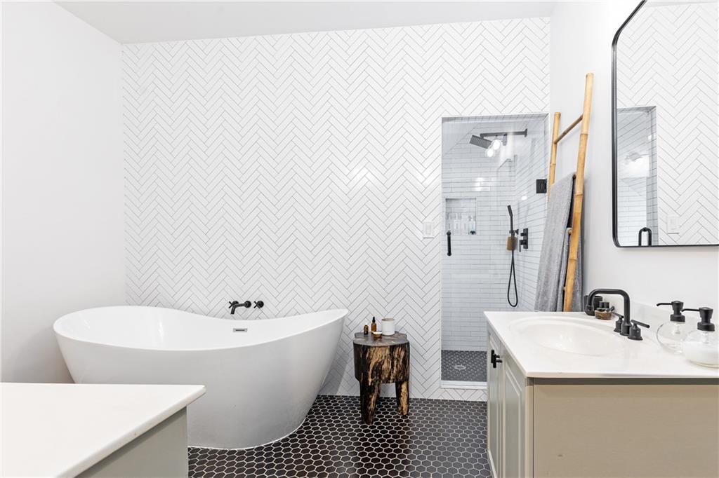 2222 Spink Street NW