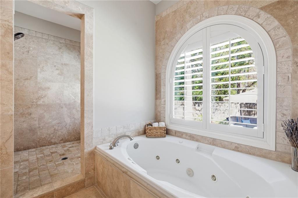 1450 Cheshire Way NE