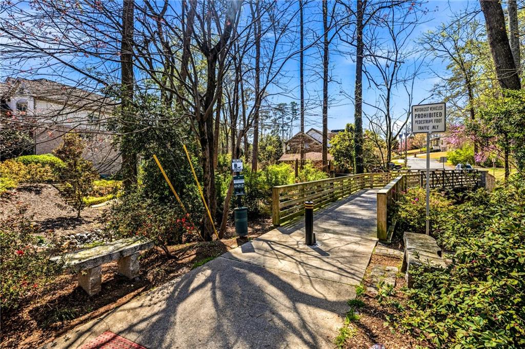 1450 Cheshire Way NE