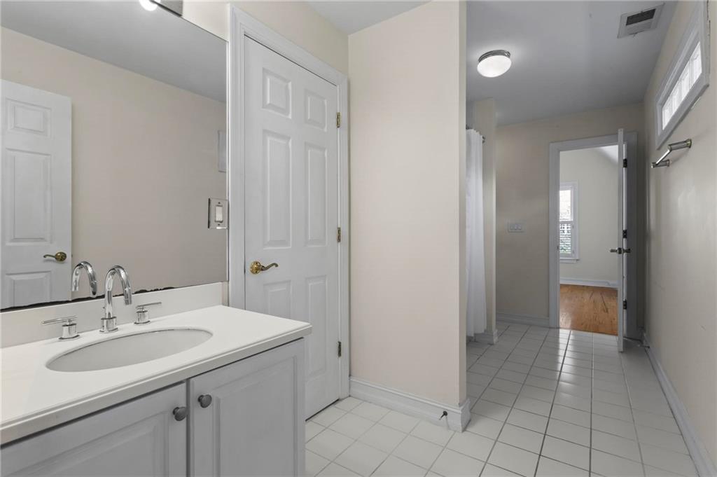 1177 Amsterdam Avenue NE