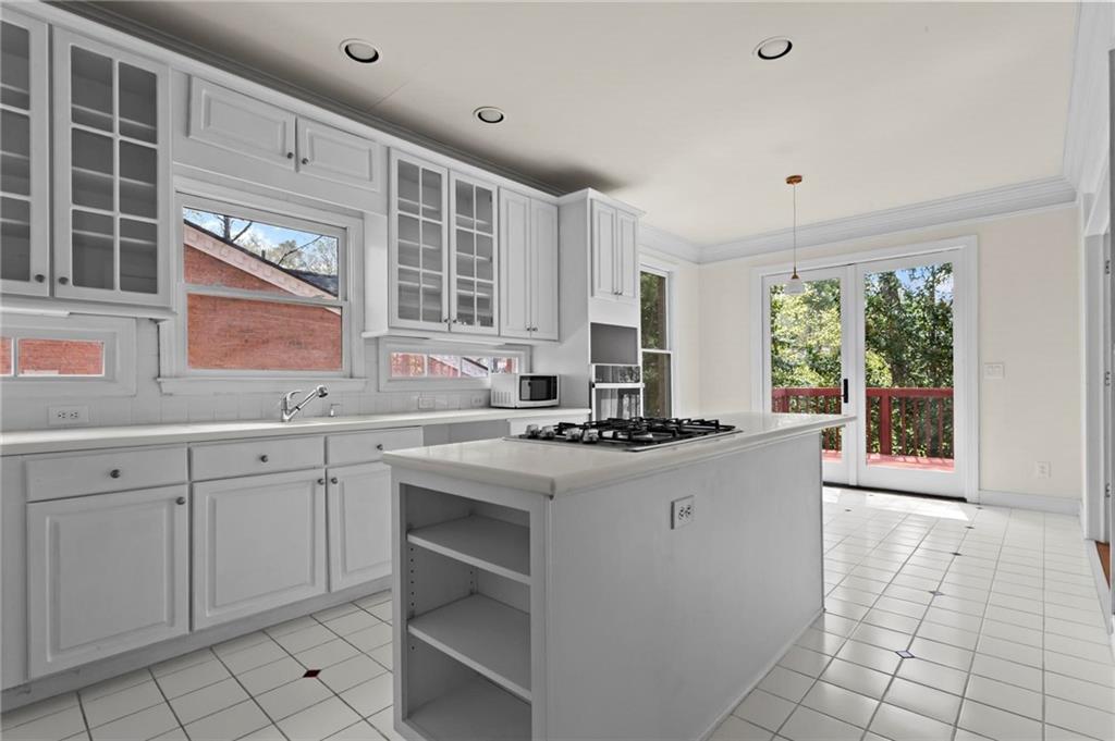 1177 Amsterdam Avenue NE