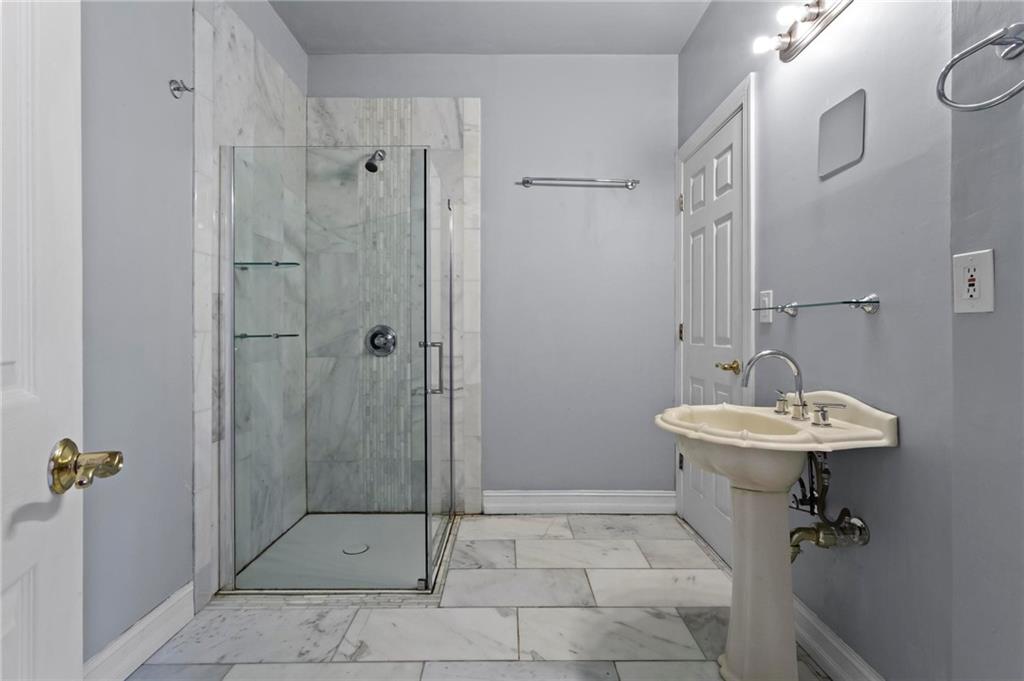 1177 Amsterdam Avenue NE