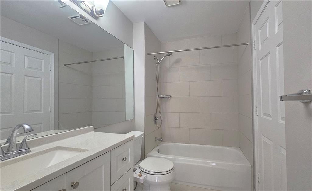 1074 Peachtree Walk NE Unit B 216