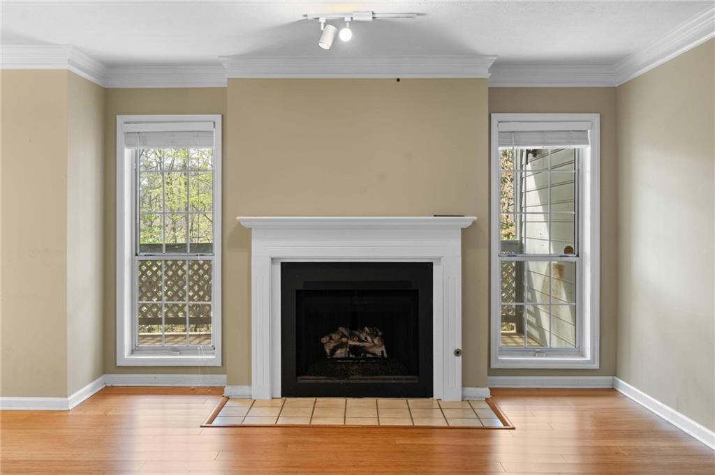 1176 Weatherstone Drive NE