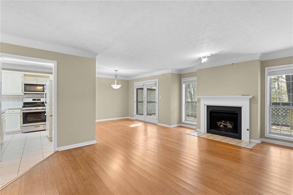 1176 Weatherstone Drive NE