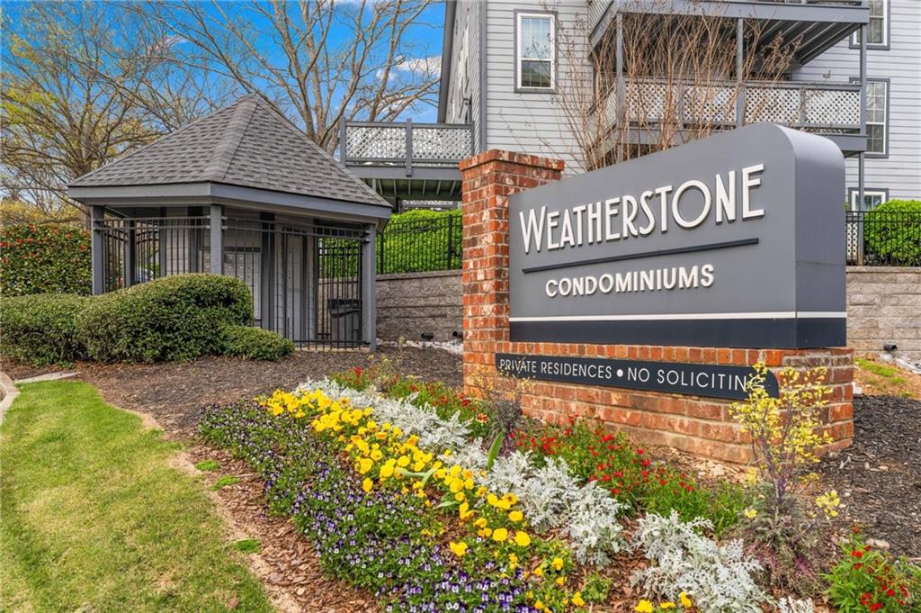 1176 Weatherstone Drive NE