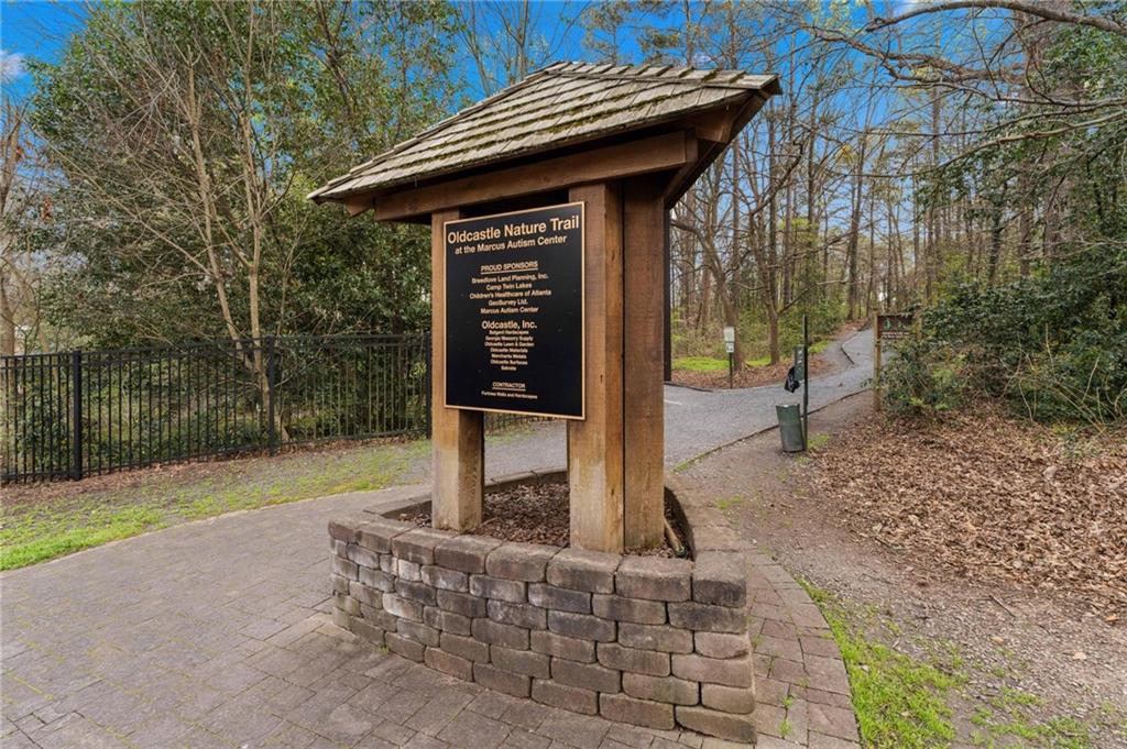 1176 Weatherstone Drive NE