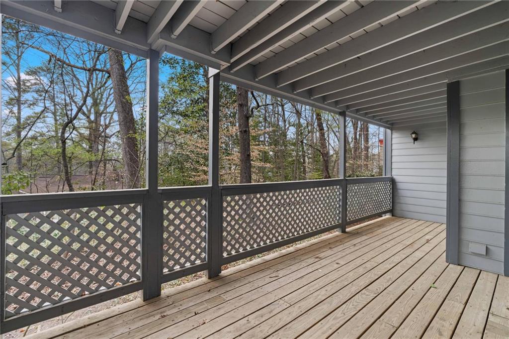 1176 Weatherstone Drive NE