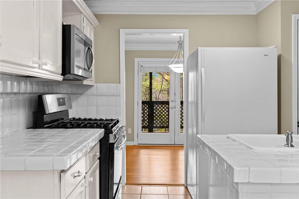 1176 Weatherstone Drive NE