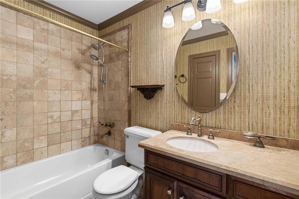 1176 Weatherstone Drive NE