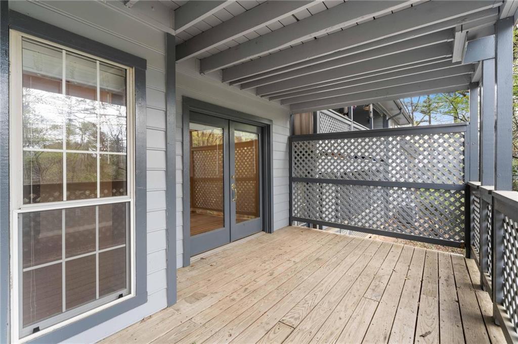 1176 Weatherstone Drive NE