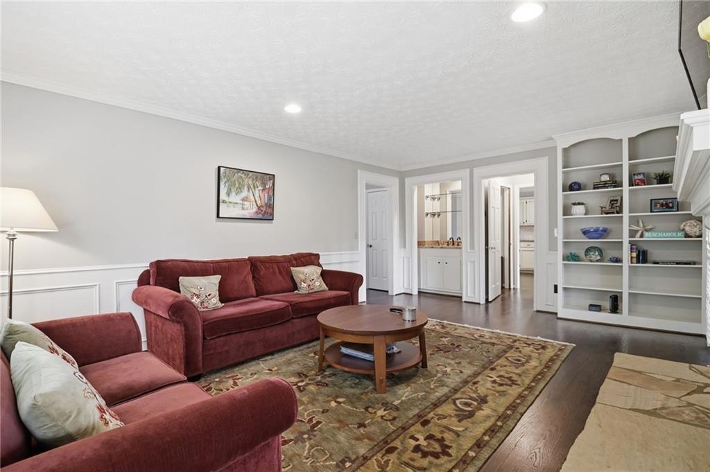 4034 Song Thrush Court NE