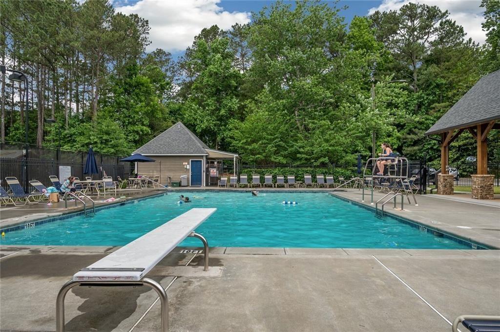 4034 Song Thrush Court NE