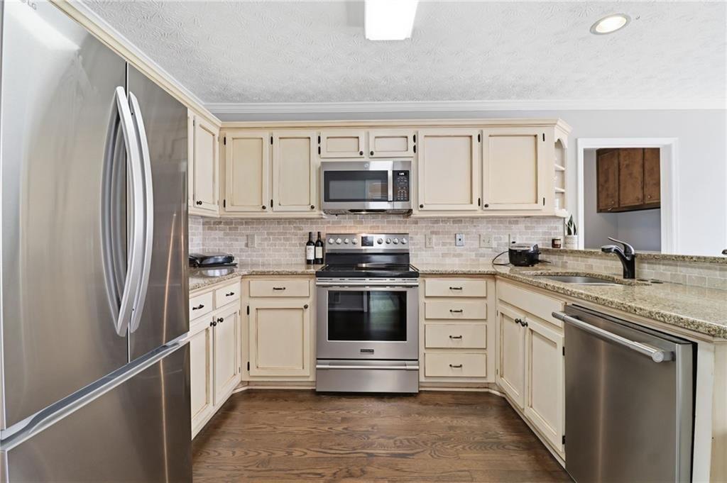 4034 Song Thrush Court NE