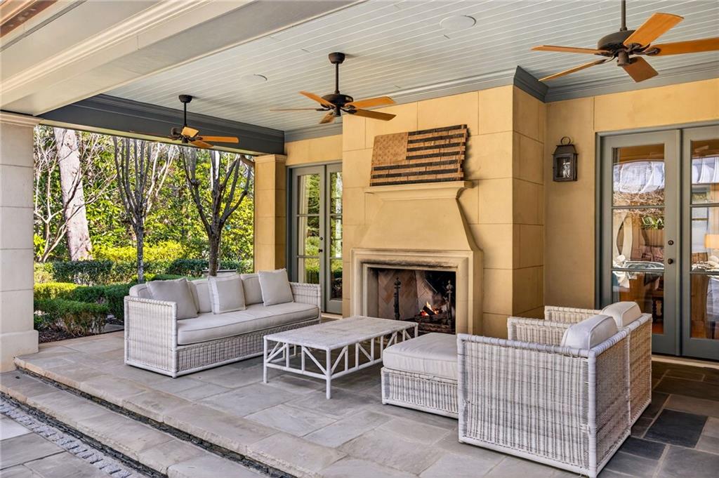 575 Broadland Road NW