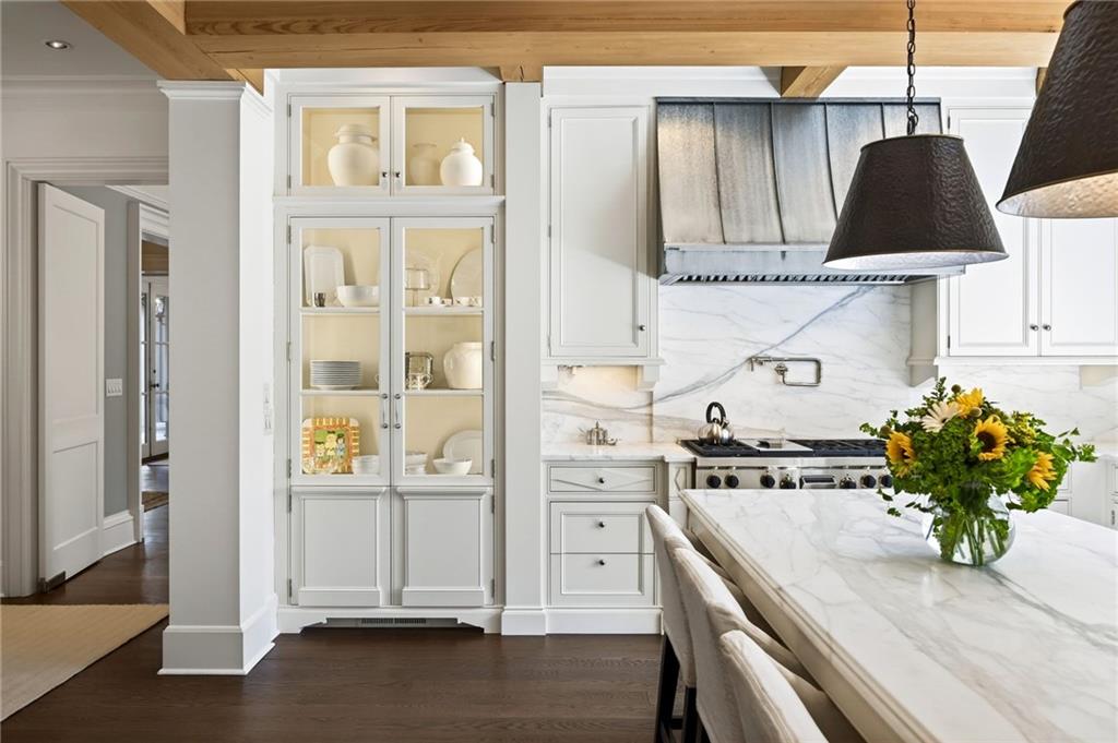 575 Broadland Road NW