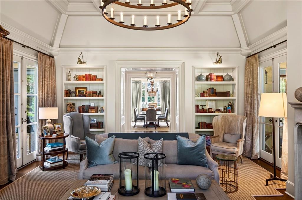 575 Broadland Road NW