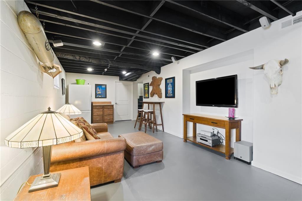 3585 Duberry Court NE