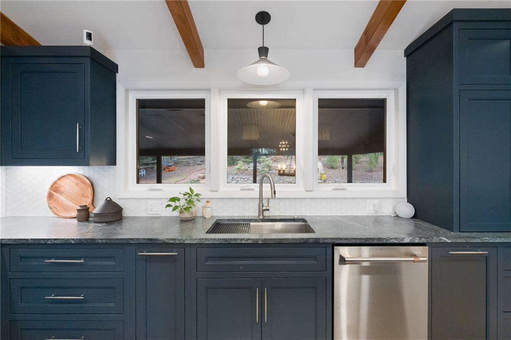 3585 Duberry Court NE