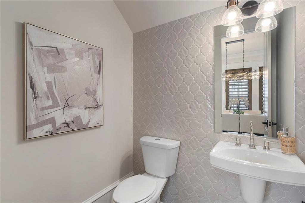 3715 Peachtree Road NE Unit 12