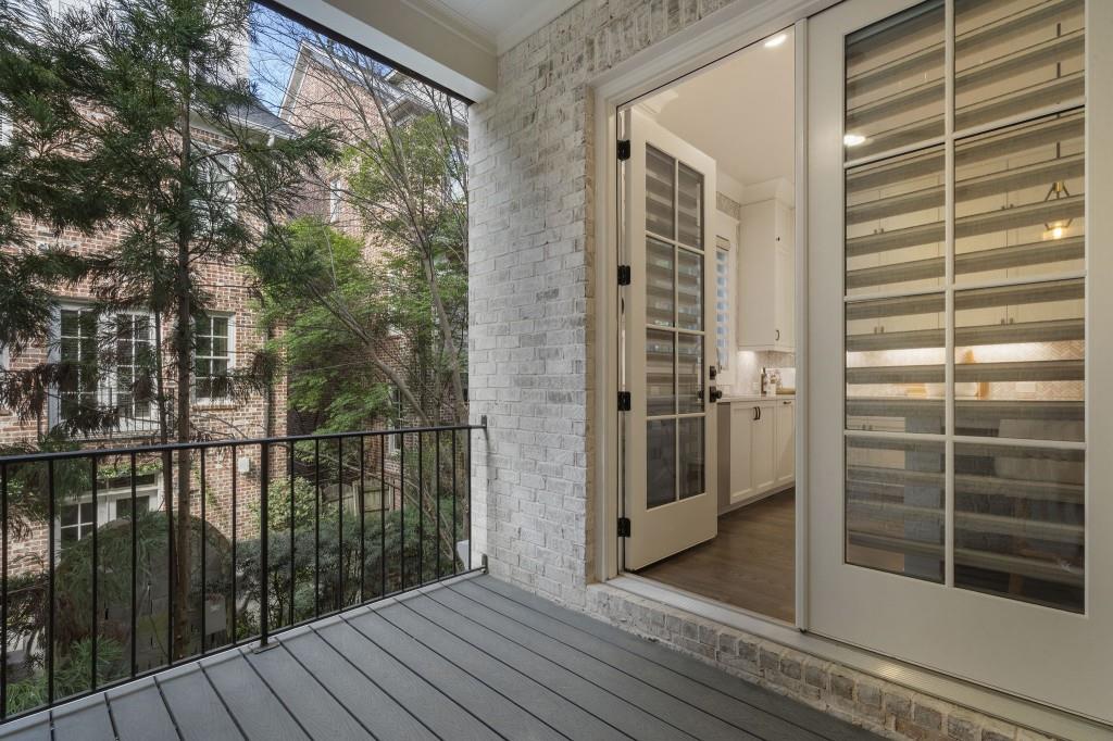 3715 Peachtree Road NE Unit 12
