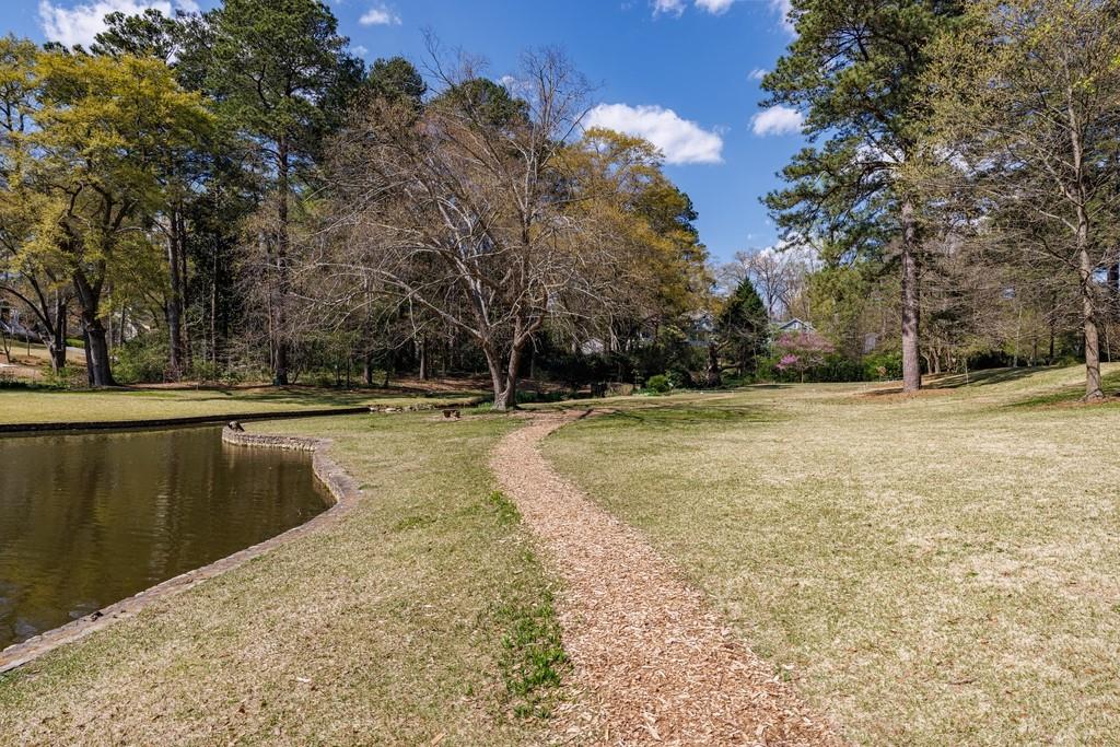 241 Lakeview Avenue NE