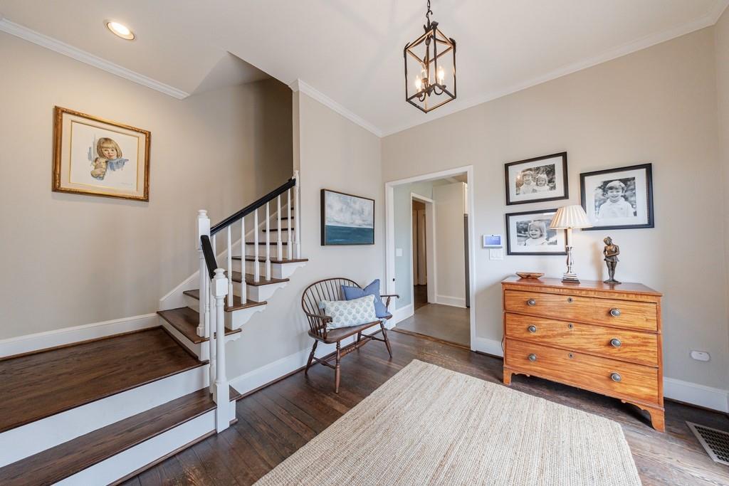 241 Lakeview Avenue NE